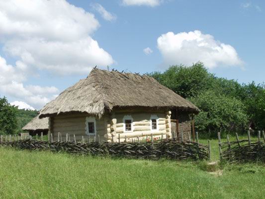 2. Хата. Кінець ХІХ ст. с.Мамекине Чернігівської обл. МНАПУ. с. Пирогів. 